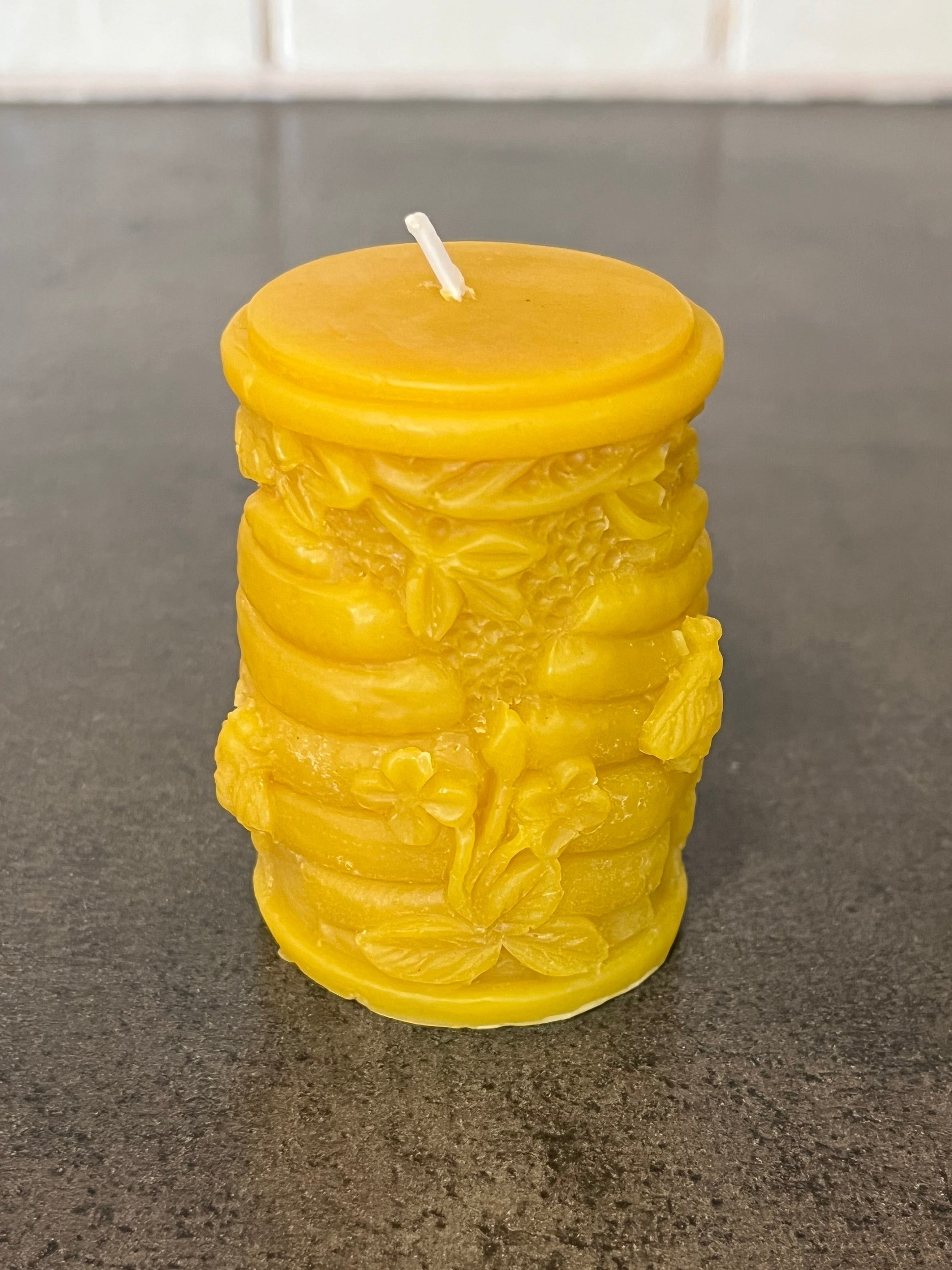 Viaszgyertya - Méhkas mintával